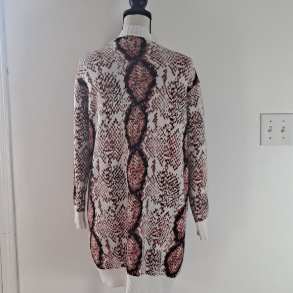 Janice Apparel Snake Print Womens Cardigan Duster Coat White Jacket One … - Picture 6 of 8